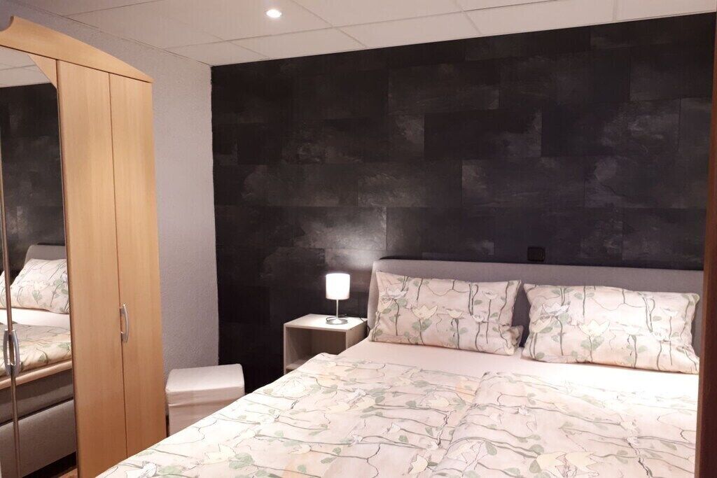 Bügeleisen/Bügelbrett, kostenloses WLAN, Bettwäsche