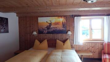 2 Schlafzimmer, BĂŒgeleisen/BĂŒgelbrett, BettwĂ€sche