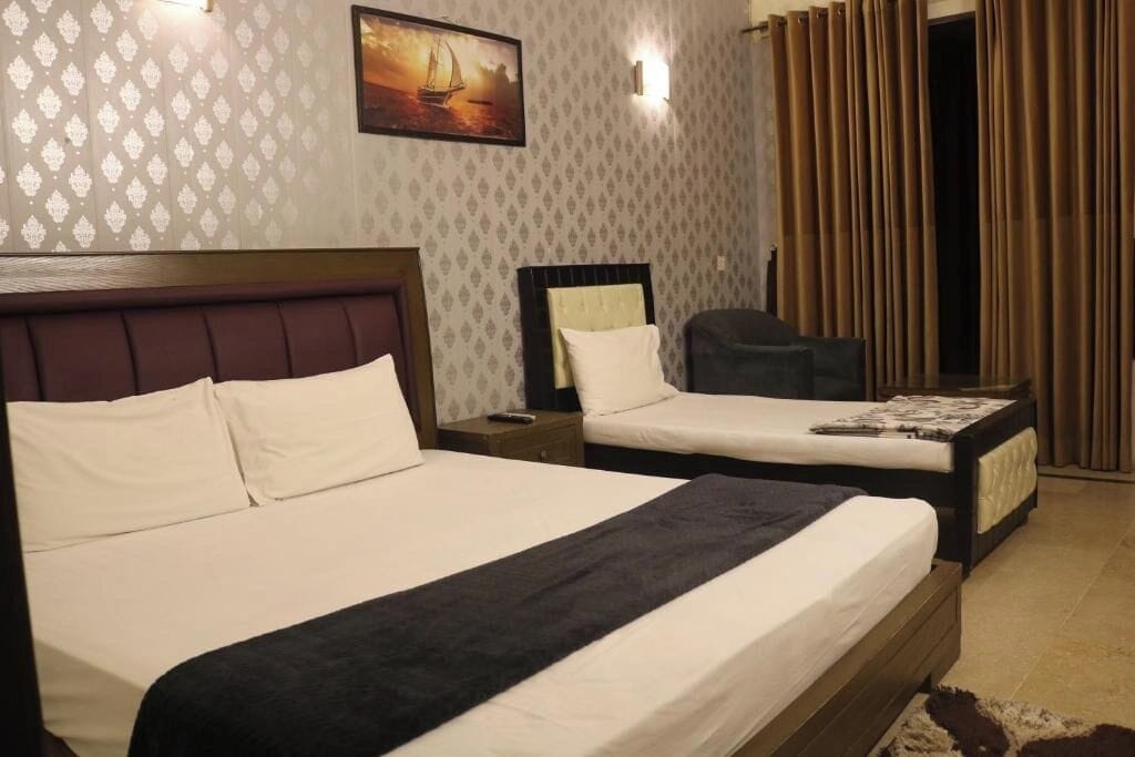 Deluxe Triple Room, City View | Free WiFi