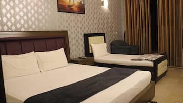 Deluxe Triple Room, City View | Free WiFi