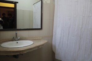 淋浴設備、毛巾、肥皂、衛生紙