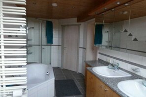 Suihku, hiustenkuivaaja, bidee