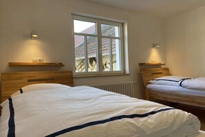 3 habitaciones, tabla de planchar con plancha y wifi gratis 