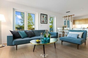 Smart TV, books - The Coastal Greeting Comfortable Holiday Residence (Kappeln)