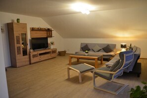 Smart TV, books - Holiday apartment no. 4 (Oppenau)