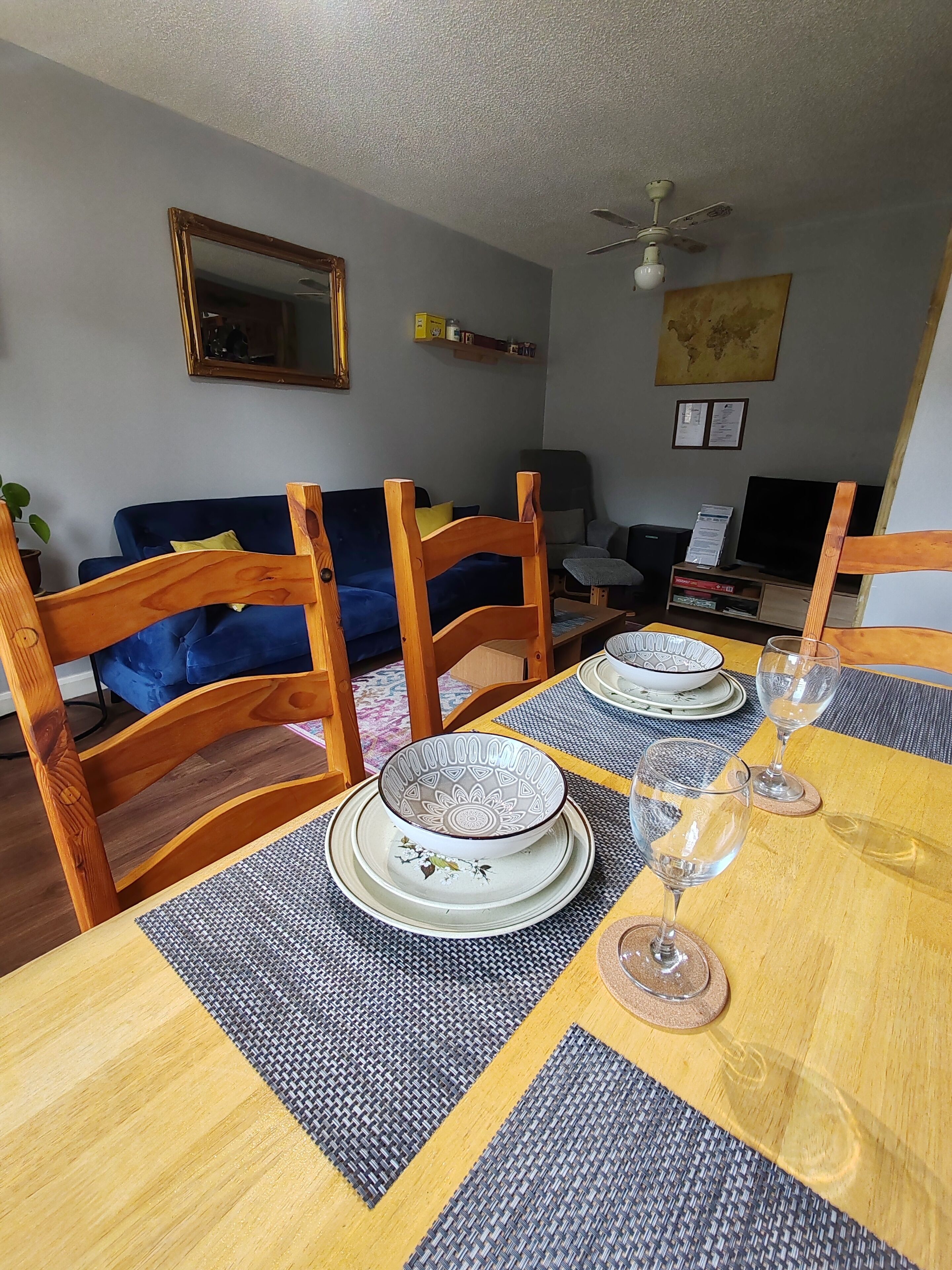 Hus, 1 soverom, terrasse, hageutsikt | Spisestue