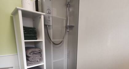 One Bedroom House, Sleeps 4, Bbq, Garden,