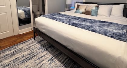 Bold Luxury 2BR • Family Haven Close to Everything
