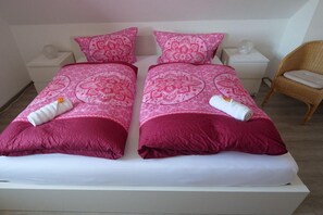 2 bedrooms, iron/ironing board, travel cot, free WiFi - Amanda 1 Comfortable holiday residence (Bad Zwischenahn)