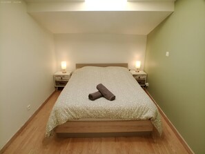 3 chambres, fer et planche à repasser, lit parapluie, Wi-Fi gratuit