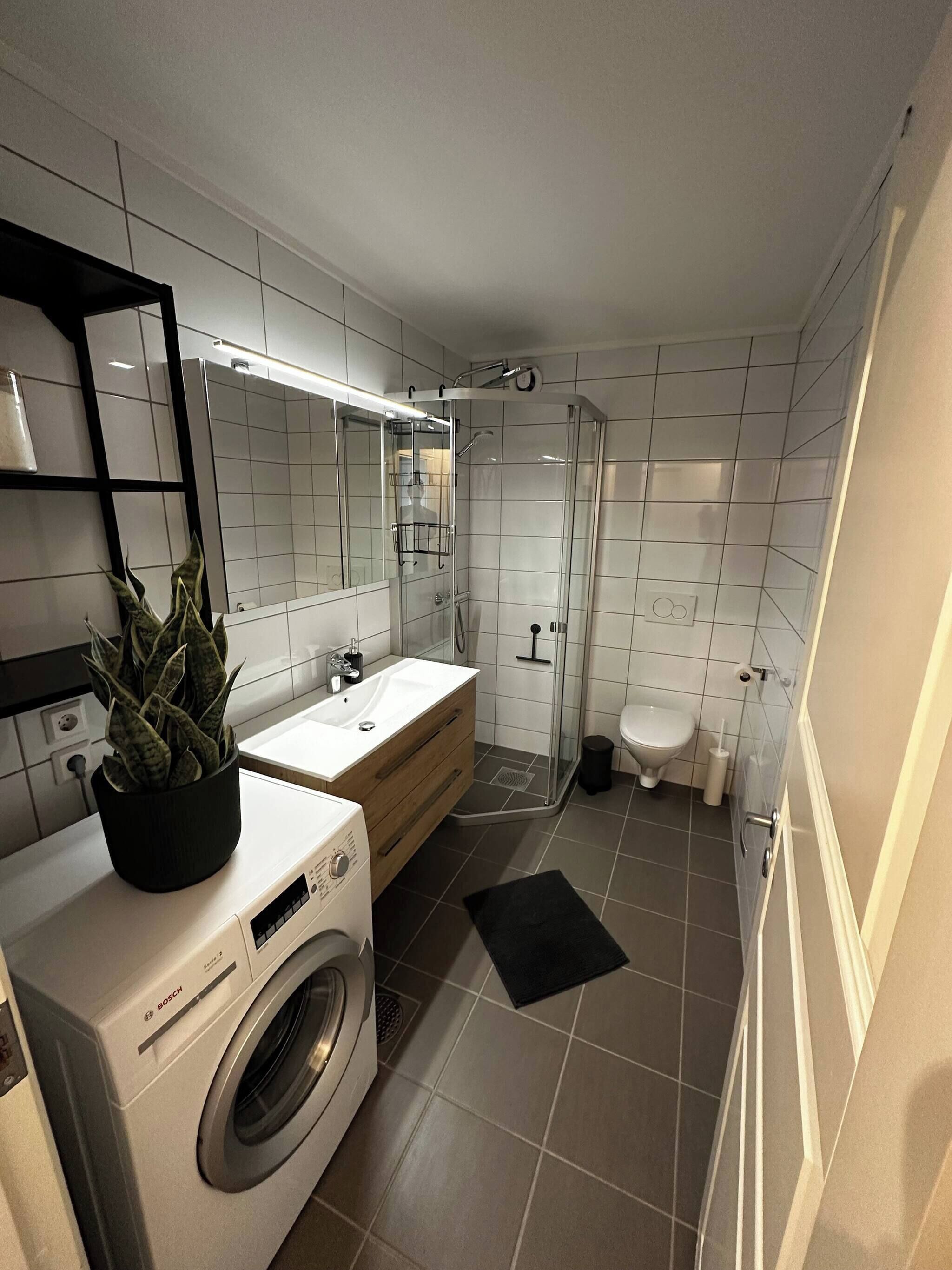 Apartment, 2 Bedrooms, Patio, Garden View | Laundry