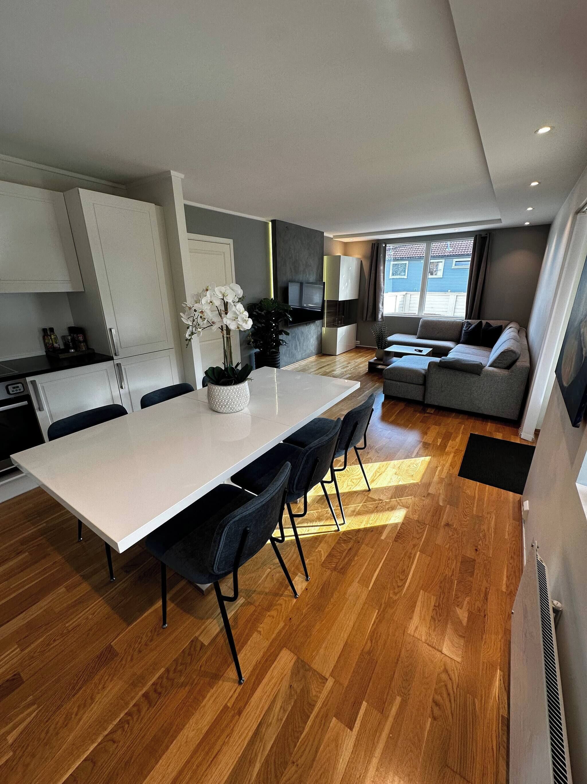 Apartment, 2 Schlafzimmer, Terrasse, Gartenblick | Speisen