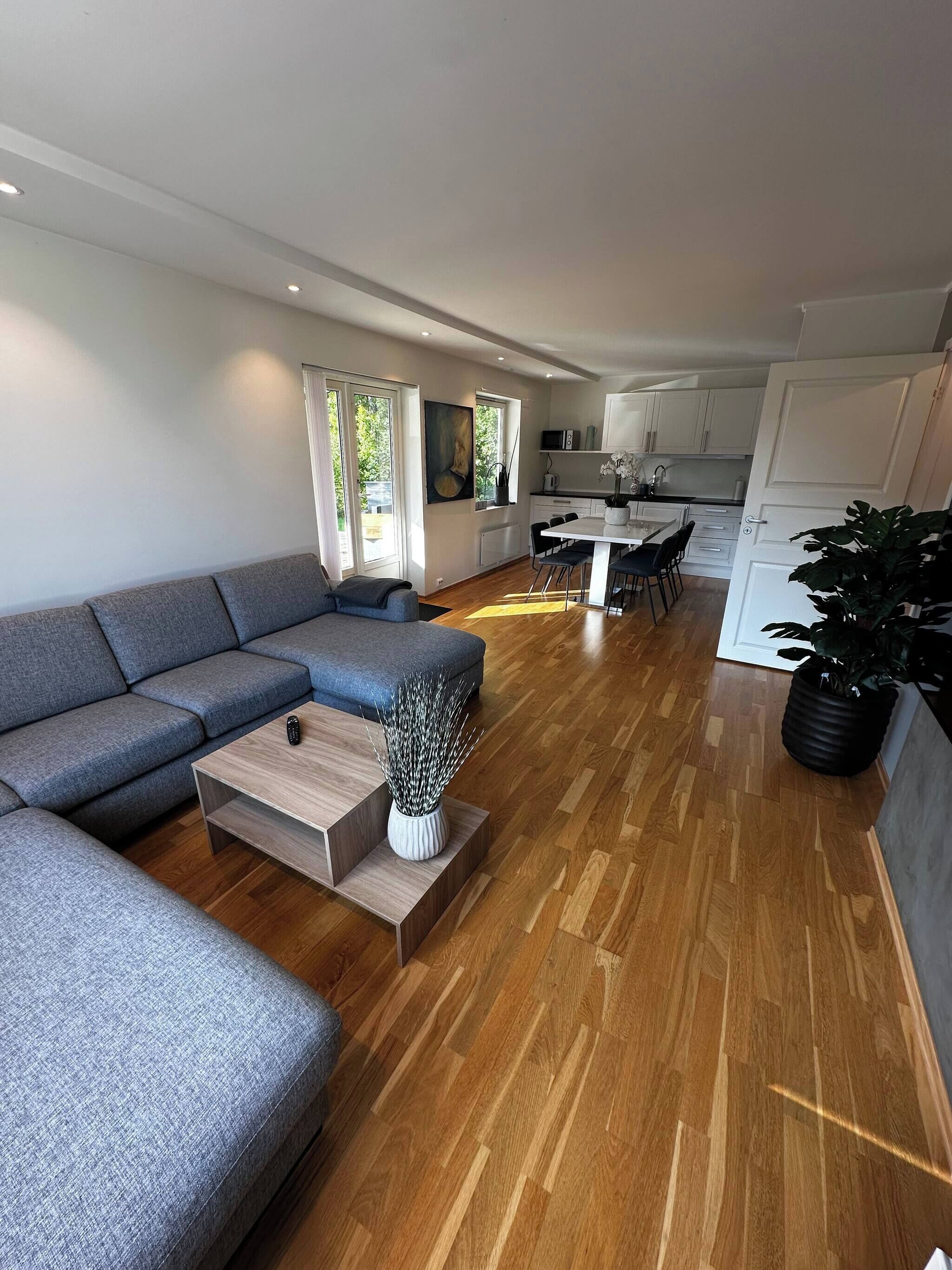 Apartment, 2 Bedrooms, Patio, Garden View | Living room