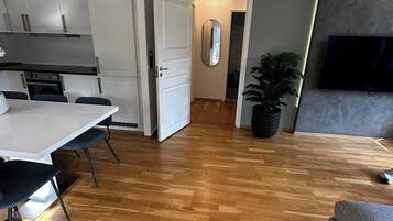 Apartment, 2 Bedrooms, Patio, Garden View | Interior