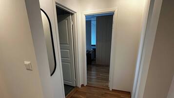 Apartment, 2 Bedrooms, Patio, Garden View | Interior