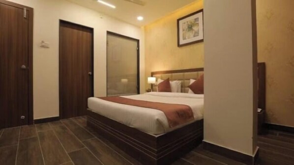 Deluxe Double Room | Free WiFi - Hotel Shiv Shakti (Rajkot)