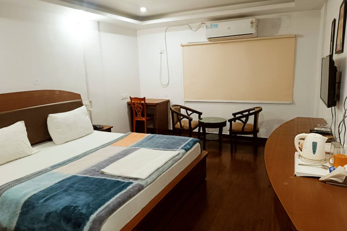 Superior Double Room | Desk, free WiFi