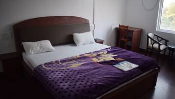 豪華雙人房, 城市景觀 | 書桌、免費無線上網