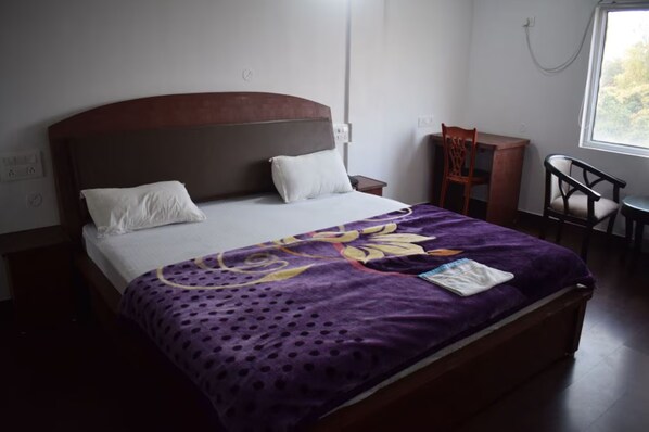 Deluxe Double Room, City View | Desk, free WiFi - Hotel Midway Madhepura (Madhepura)