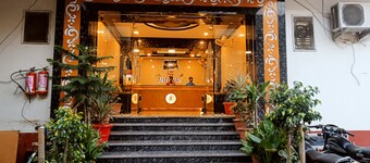 ํธํ
๋ฏธ๋์จ์ด ๋ง๋ํคํธ๋ผ