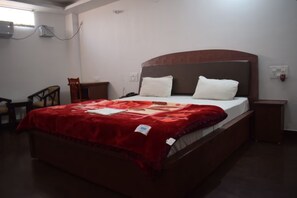 Double Room | Desk, free WiFi - Hotel Midway Madhepura (Madhepura)