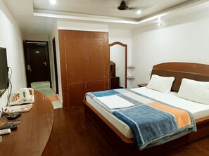 Desk, free WiFi - Hotel Midway Madhepura (Madhepura)