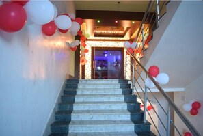 تفاصيل الفندق من الداخل