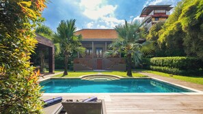 Outdoor pool - Exclusive 5-Bedroom Luxury Villa in Canggu, Walking Distance to the Beach! (Tanggu)
