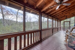 Property grounds - Mountain Bearadise - Mountain views and privacy! 3 BR, 2 BA Cabin (Blairsville)