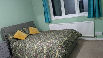 Escrivaninha, espaço de trabalho para notebook