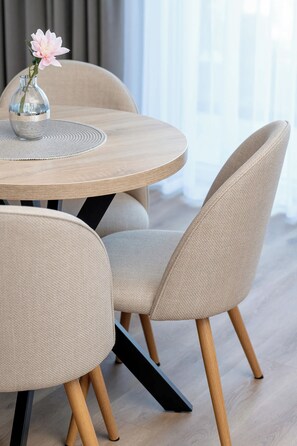 Dining - Air Condtidioned Apartment | Close to the Beach (Puck)