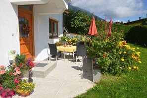 Outdoor dining - Holiday apartment with 2 bedrooms (Fulpmes)