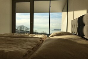 Silitysrauta/-lauta, ilmainen Wi-Fi, vuodevaatteet