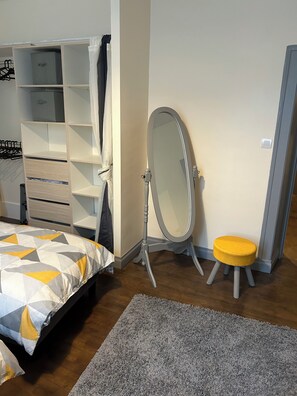 Fer et planche à repasser, Wi-Fi, draps fournis