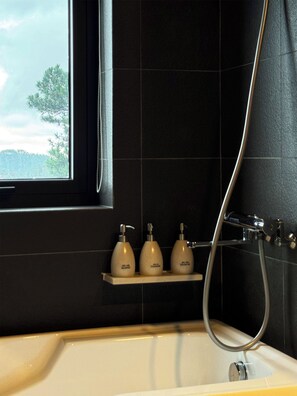 Signature Double or Twin Room, Valley View | Bathroom | Bathrobes, slippers