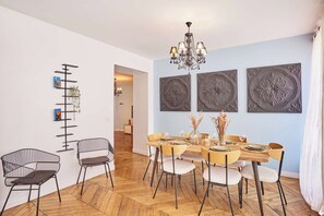 Dining - Superb Apartment Center of Paris (Paris)
