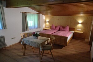 2 bedrooms, free WiFi, bed sheets - Holiday apartment with 1 bedroom (Mittersill)