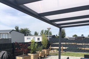 Property grounds - Cottage in Serooskerke with swimming pool (Serooskerke)