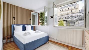 Fer et planche Ă repasser, accĂšs Internet, draps fournis