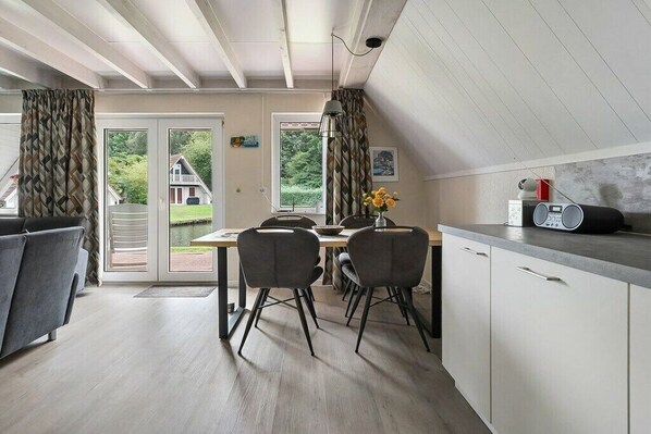 Interior - Holiday apartment with 3 bedrooms (Gramsbergen)