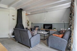 Smart TV, fireplace - Holiday apartment with 3 bedrooms (Gramsbergen)