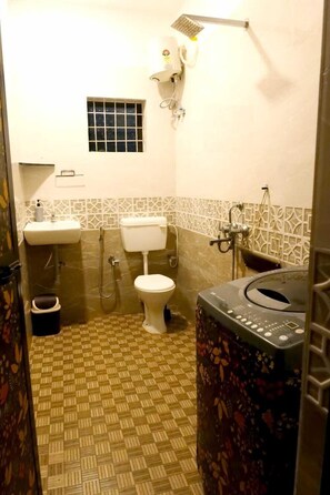 Bathroom - Riverside Sanctuary (Canacona)