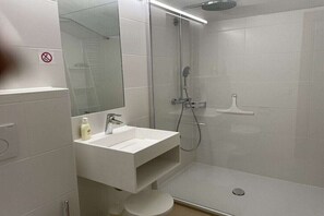 Shower - Holiday apartment on Auweg MÜLLER (Hirschegg)