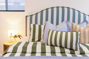 5 bedrooms, travel cot, WiFi, bed sheets