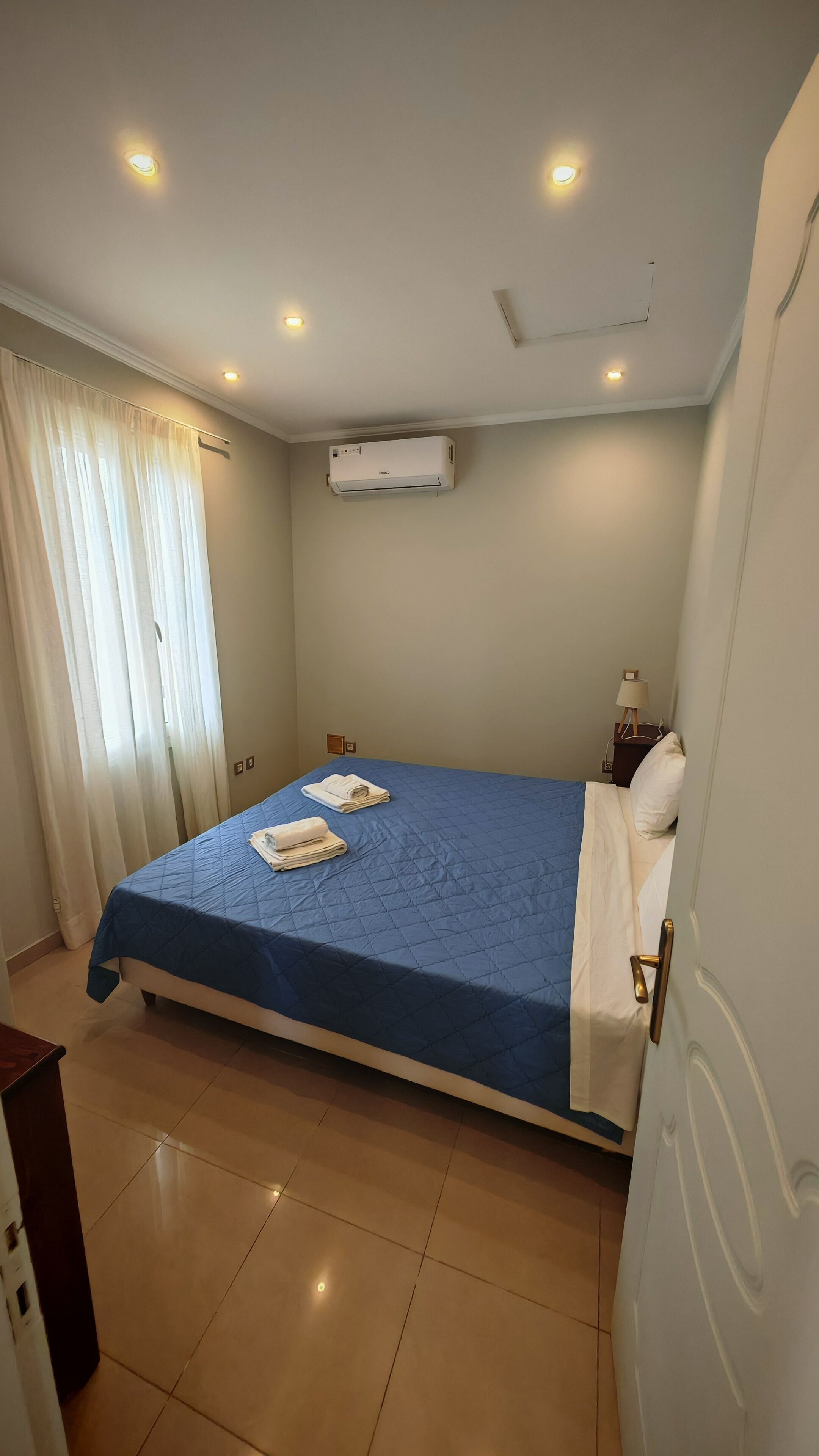 2 bedrooms, iron/ironing board, travel cot, free WiFi