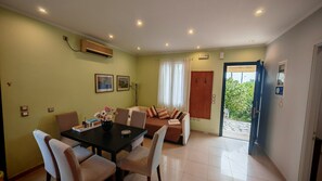 Dining - Two Bedroom Garden Home -Suli Residences (Kefalonia)