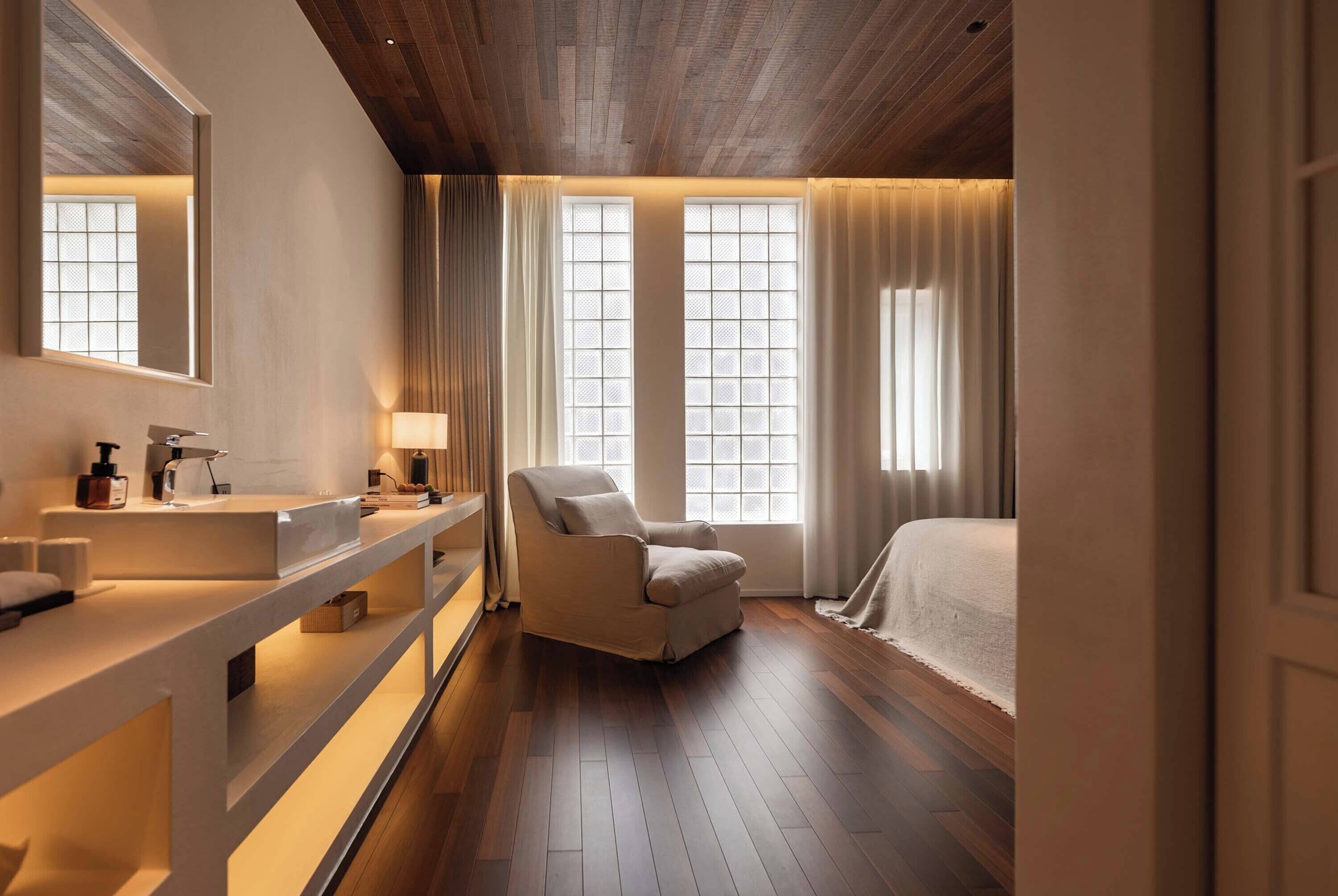 Phòng đôi Senior, quang cảnh sân vườn | Bàn, khu vực làm việc phù hợp cho laptop, màn/rèm cản sáng 