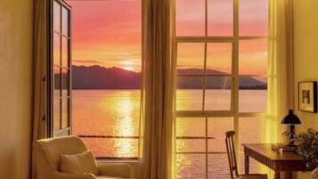 Luxe tweepersoonskamer, uitzicht op zee | Uitzicht vanuit de kamer