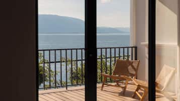 Premium-sviitti, merinäköala | Näkymä huoneesta