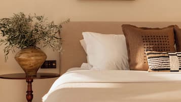 Romantic Double Room, Sea View | Ruang tamu | 50 inci televisyen dengan kabel